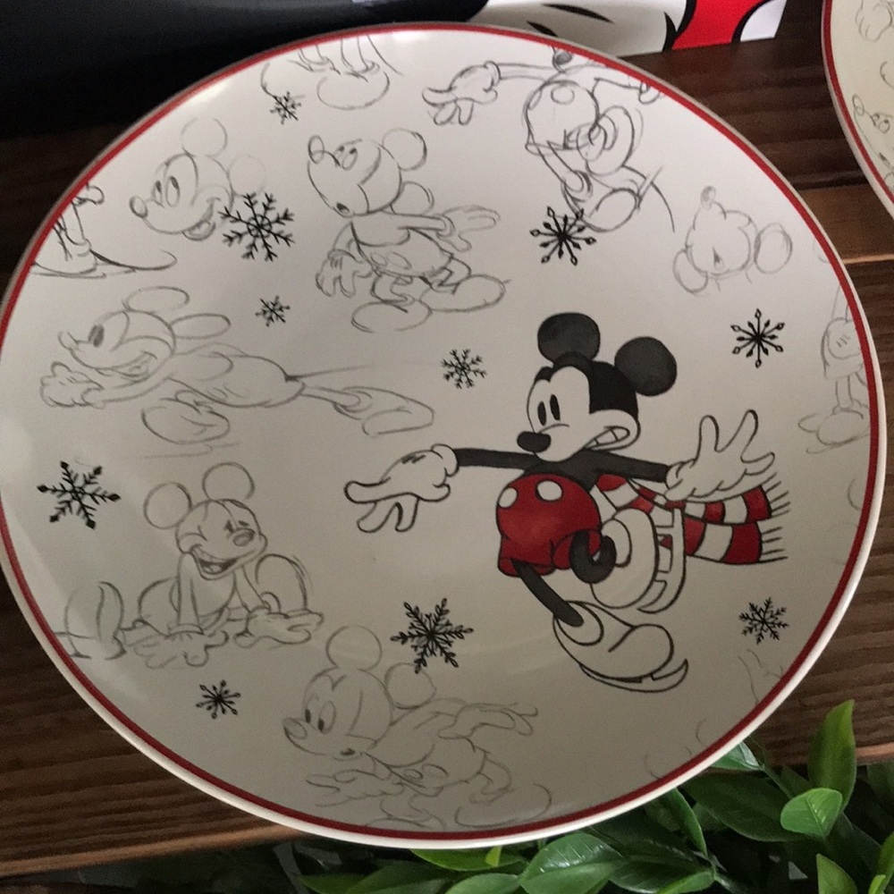 Pottery Barn Disney Mickey Mouse Holiday Stoneware Salad Plates - Set Of 4 - Picture 8 of 17